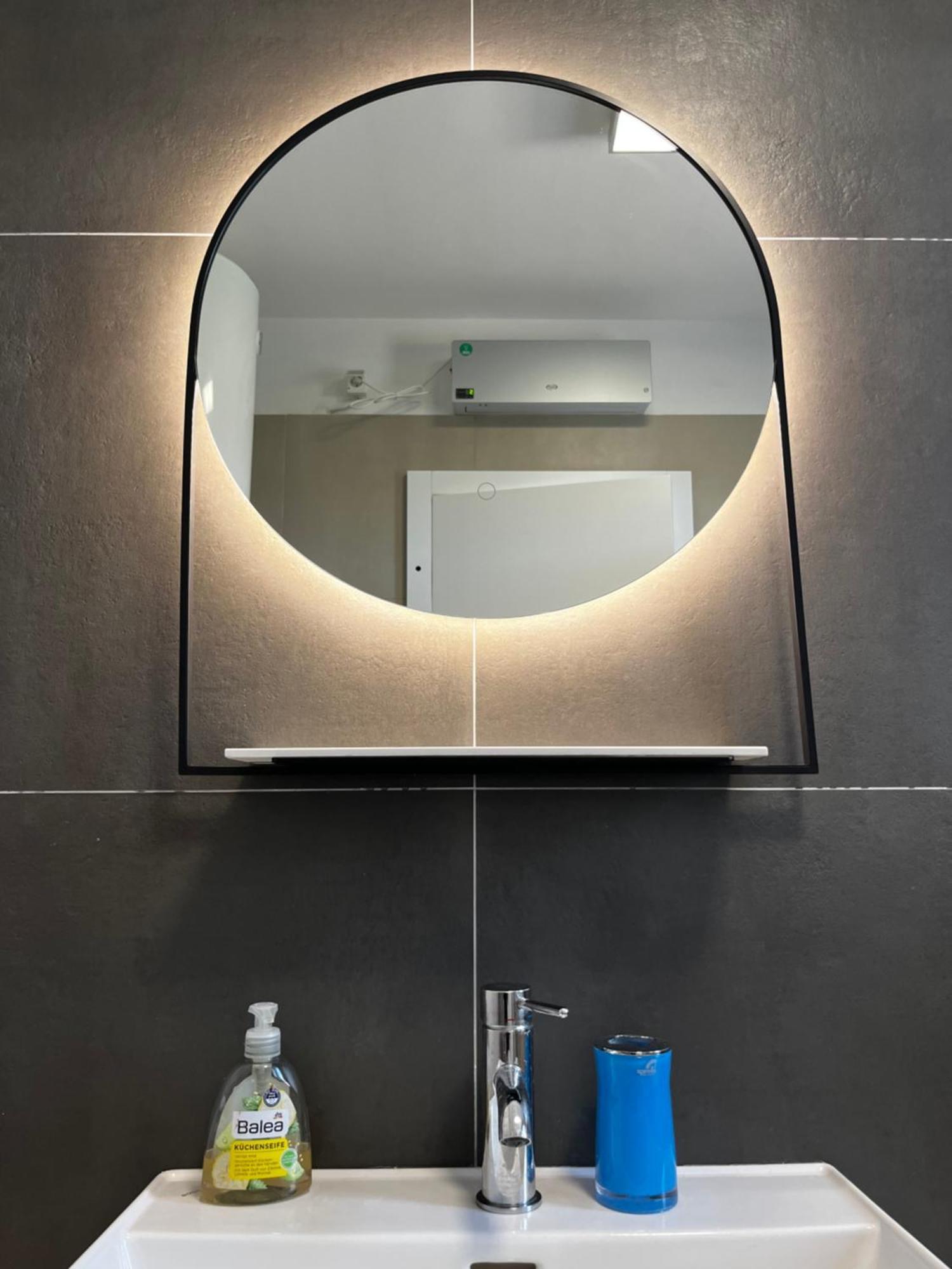 Apartma Enroom *